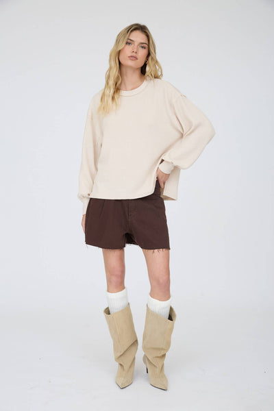 TEXTURED EXPOSED SEAM LONG EXTENDED SLEEVE KNIT TOP : BURGUNDY