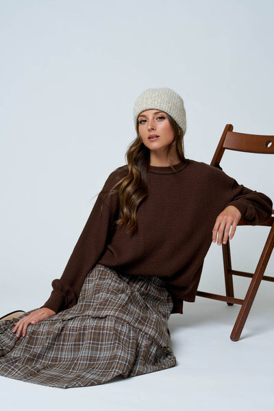 TEXTURED EXPOSED SEAM LONG EXTENDED SLEEVE KNIT TOP : BURGUNDY