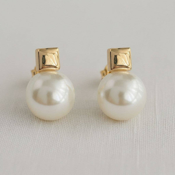 Charlotte Pearl Stud Earrings