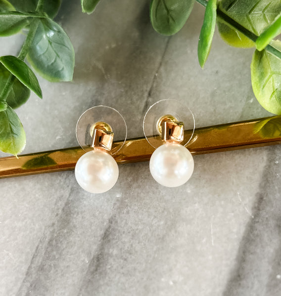Charlotte Pearl Stud Earrings
