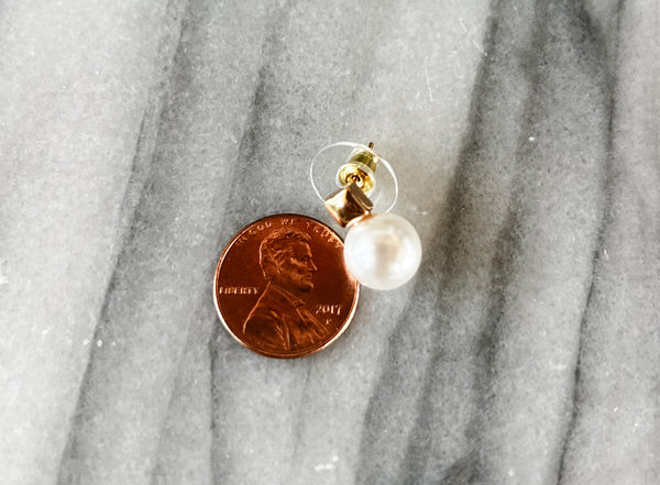 Charlotte Pearl Stud Earrings